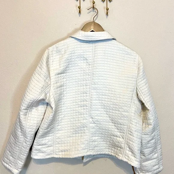 Harve Benard White Utility Jacket with Textured Design - Picture 6 of 6